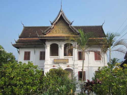uno de los muchos ejemplos singulares de la arquitectura de Luang Prabang